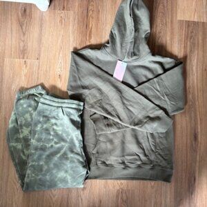 Kut & Co/Earthleisure 2pc NWT Green Hoodie Green Camo Fleece Joggers Large